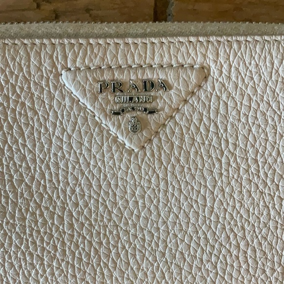 Prada Vitello Daino Leather Long Zip Wallet! - Picture 8 of 9